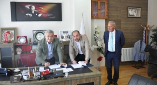 BELEDİYE İLE ERMENEK MYO ARASINDA PROTOKOL İMZALANDI