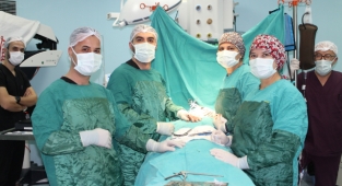 Bu Ameliyat Karaman Eğitim Ve Araştırma Hastanesinde İlk Defa Yapıldı