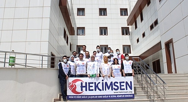 Hekimler özlük hakları mücadelesi için iş bıraktı