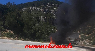 Kamyonet alev aldı.Sürücü canını zor kurtardı