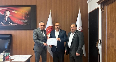 Ahmet Arı Mazbatasını Aldı