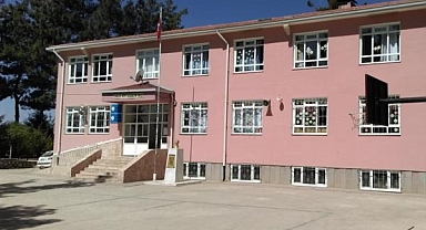 Çamlıca Köyünde Veliler Çocuklarını Okula Göndermiyor