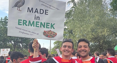 ODTÜ MEZUNU ERMENEKLİ 2 GENCİN PANKARTI GÜNDEM OLDU