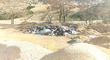 Ermenek’te Çöp ve Hafriyat Kirliliği Gün Geçtikçe Artıyor