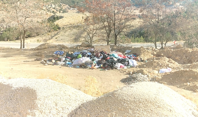 Ermenek’te Çöp ve Hafriyat Kirliliği Gün Geçtikçe Artıyor