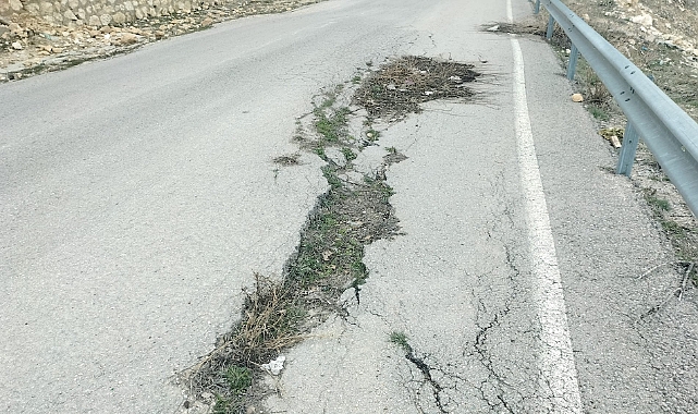Yetkililer Sessiz, Tehlike Büyüyor! Ermenek’te Alarm Veren Yol