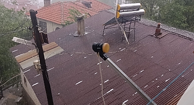 Ermenek'te 10 Dakikada Hayatı Beyaza Bürüyen Dolu Yağışı
