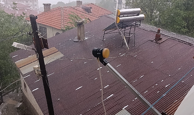 Ermenek'te 10 Dakikada Hayatı Beyaza Bürüyen Dolu Yağışı