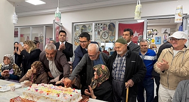 1 EKİM DÜNYA YAŞLILAR GÜNÜ DOLAYISIYLA HUZUREVİ ZİYARET EDİLDİ